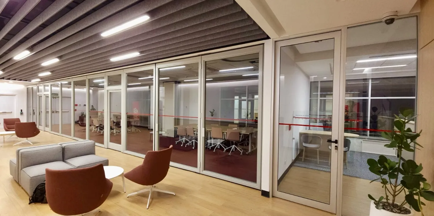 BAC Solarium — Commercial operable partitions