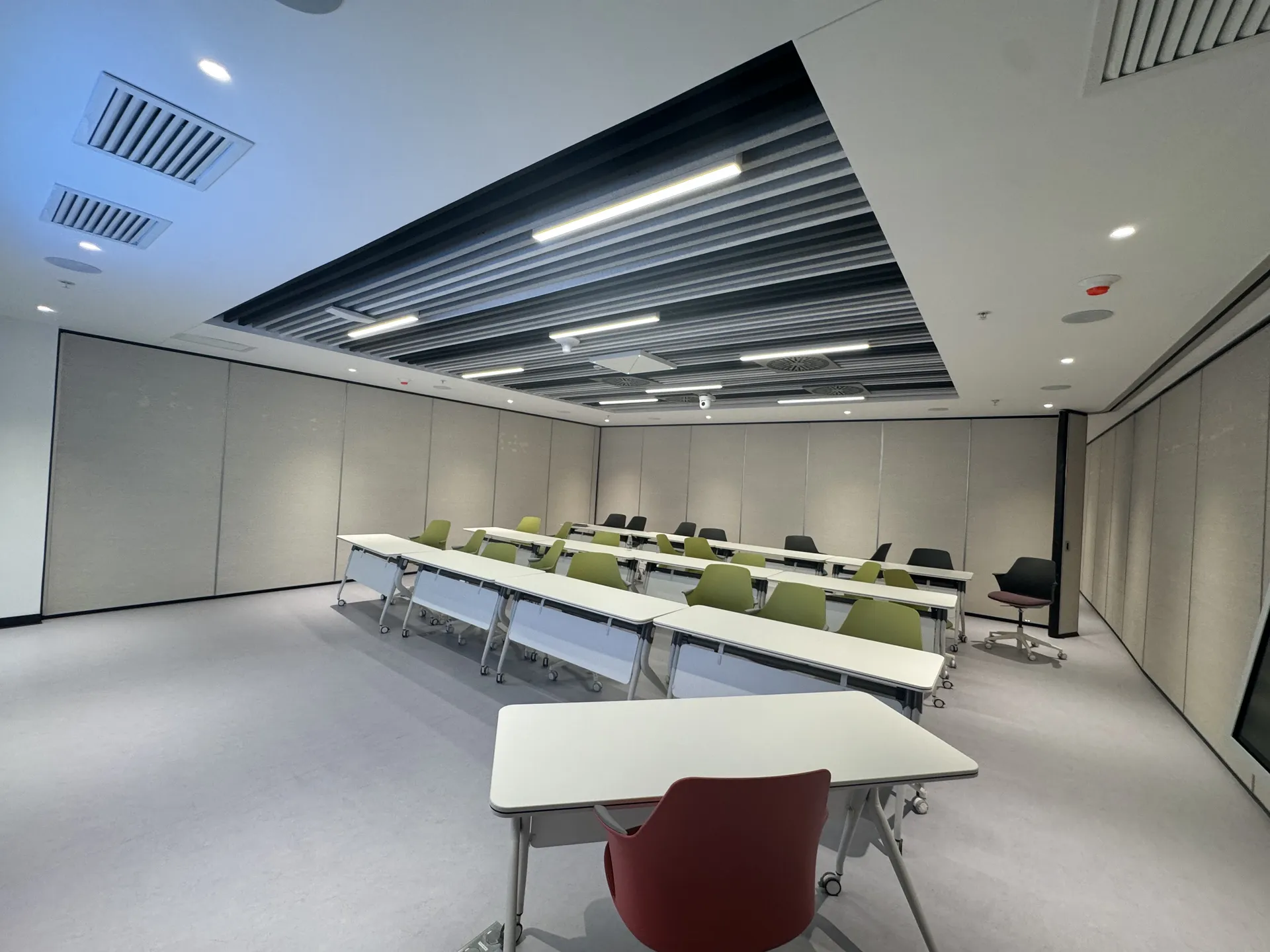 BBVA Campus — Commercial operable partitions