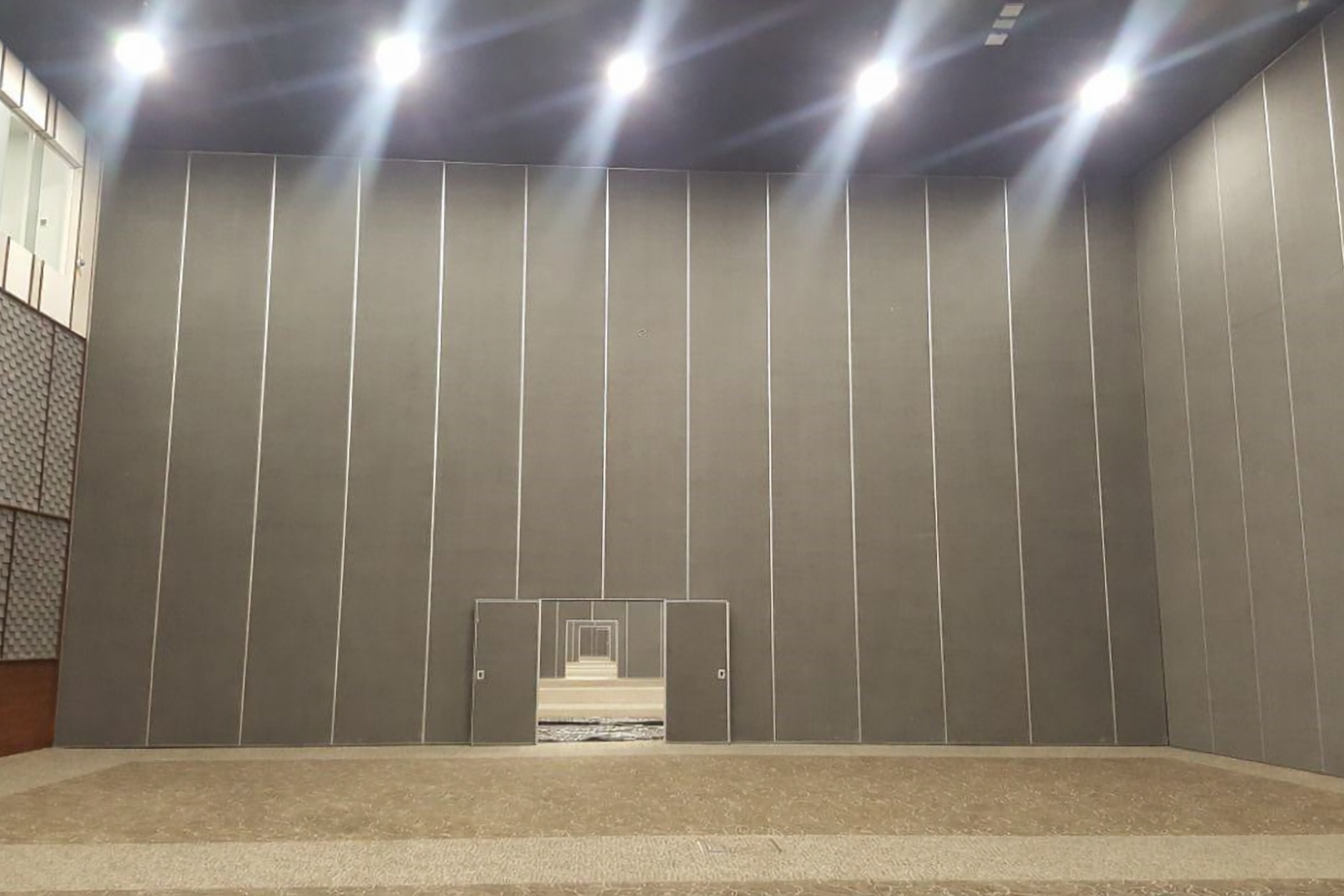 Consolidadora Chilena operable partition installation, San Antonio, Chile (photo 2)