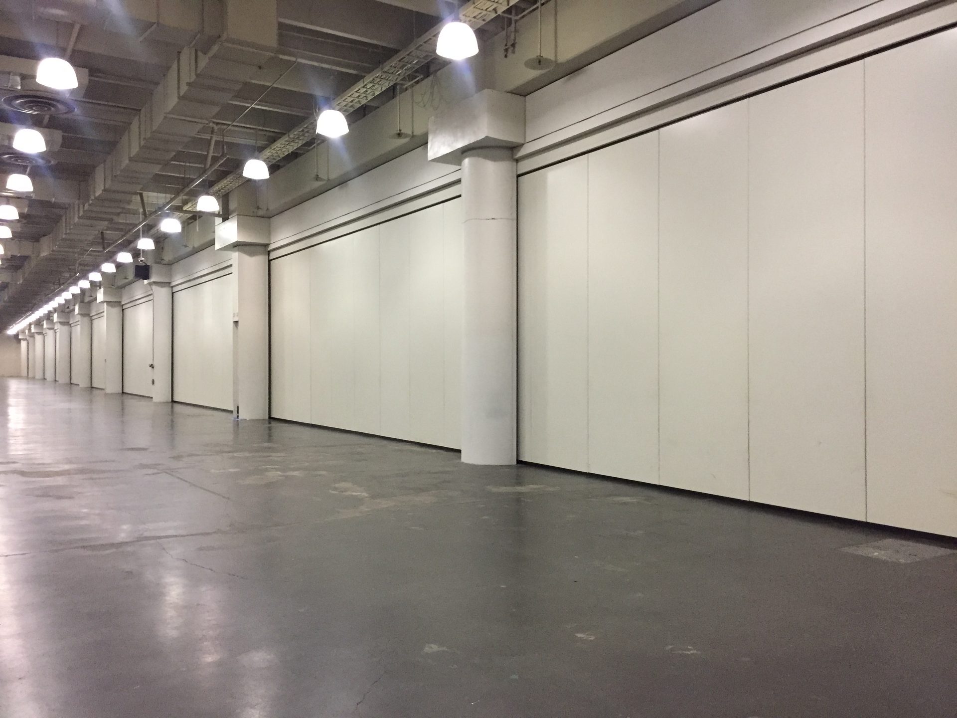 Jacob Javits Convention Center operable partition installation, New York, NY (photo 2)