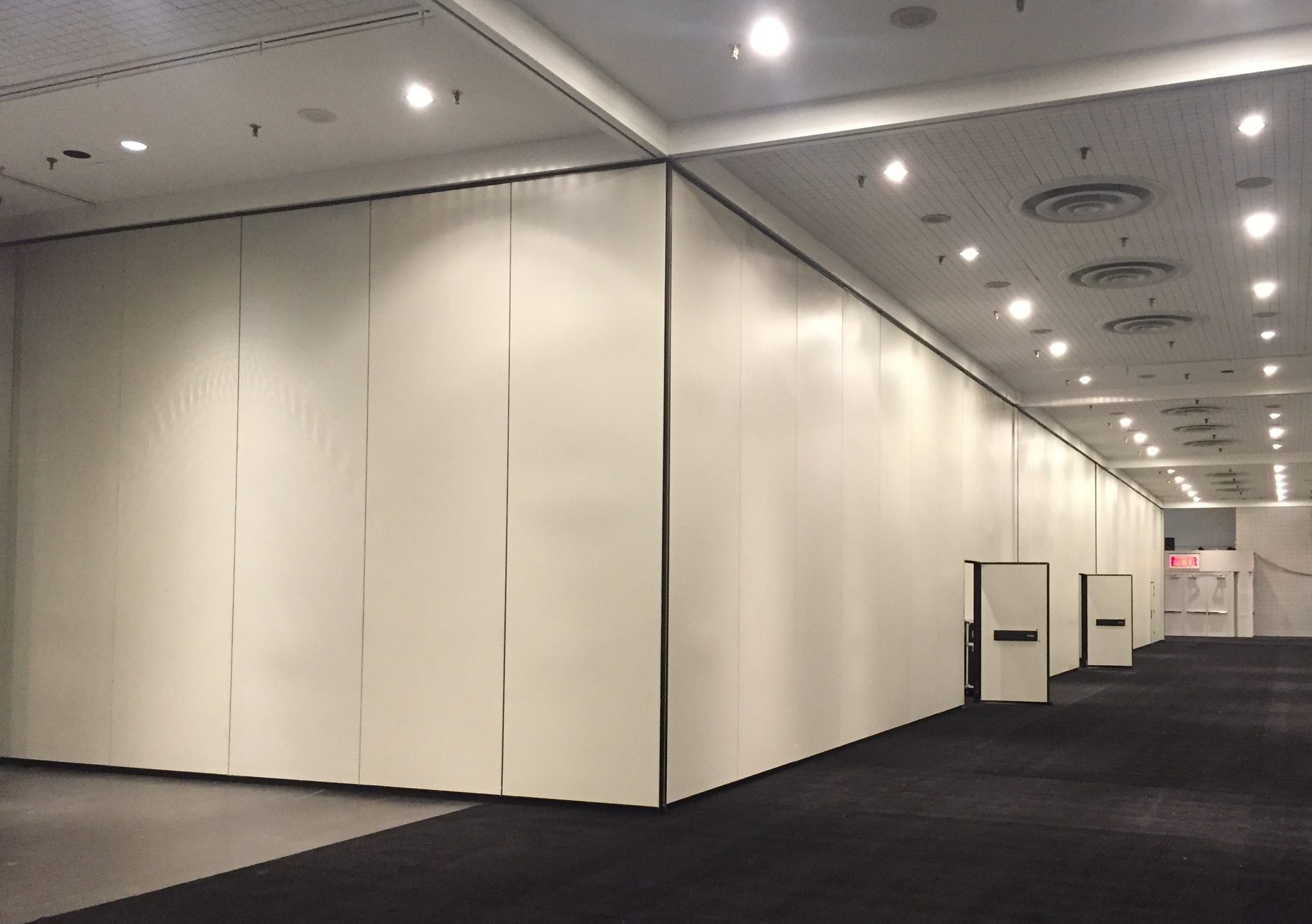 Jacob Javits Convention Center operable partition installation, New York, NY (photo 3)